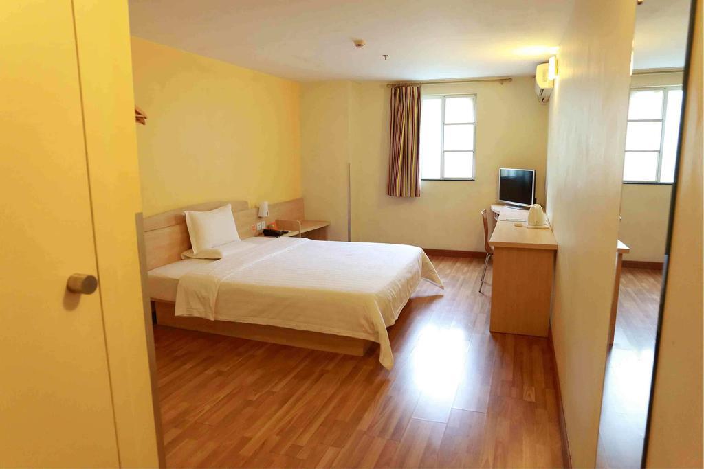 Hotel 7Days Premium Chongqing Hongqihegou Zimmer foto