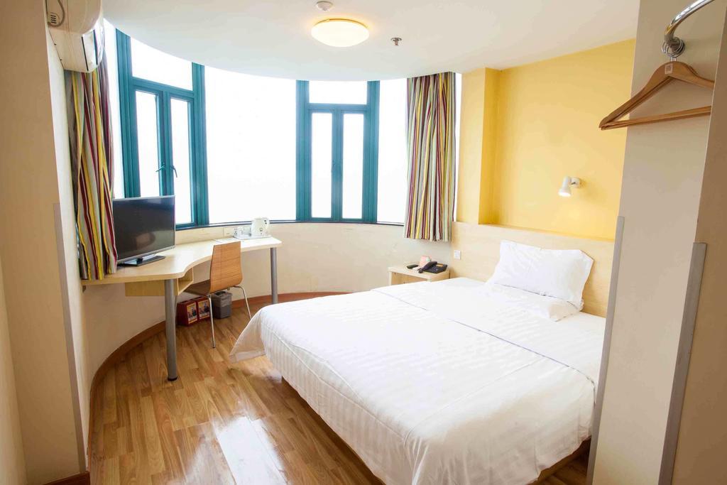 Hotel 7Days Premium Chongqing Hongqihegou Zimmer foto