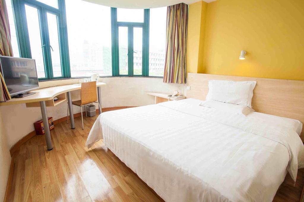 Hotel 7Days Premium Chongqing Hongqihegou Zimmer foto